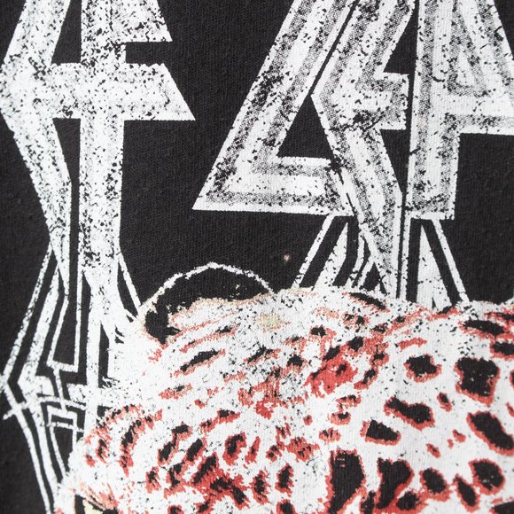 Def Leppard Shirt Mens Medium Black Band Tee w/ Holes - Picture 6 of 7